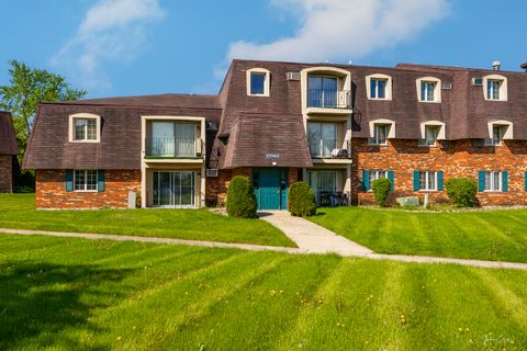 Photo of 17963 Huntleigh Court #302, Country Club Hills, IL 60478 (MLS # 12513605)