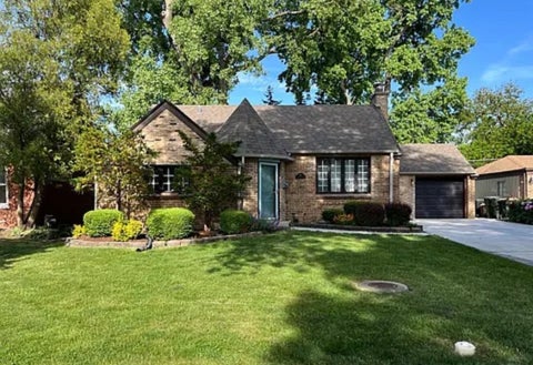 Photo of 427 S Western Avenue, Park Ridge, IL 60068 (MLS # 12694834)