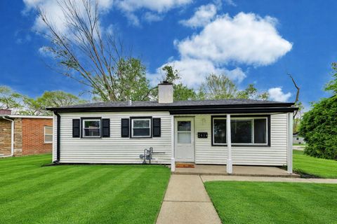 Photo of 2414 Circle Drive, Hazel Crest, IL 60429 (MLS # 12630215)