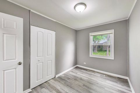 Tiny photo for 2414 Circle Drive, Hazel Crest, IL 60429 (MLS # 12630215)
