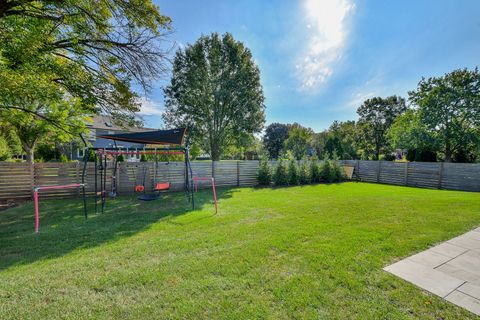 Tiny photo for 24 Winners Cup Circle, Wheaton, IL 60189 (MLS # 12577223)