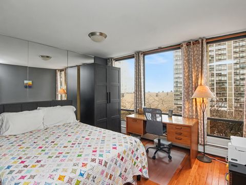 Tiny photo for 5740 N Sheridan Road #5A, Chicago, IL 60660 (MLS # 12549821)