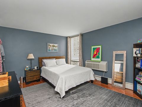 Tiny photo for 5740 N Sheridan Road #5A, Chicago, IL 60660 (MLS # 12549821)