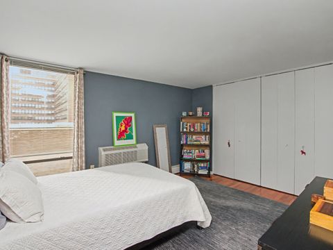 Tiny photo for 5740 N Sheridan Road #5A, Chicago, IL 60660 (MLS # 12549821)