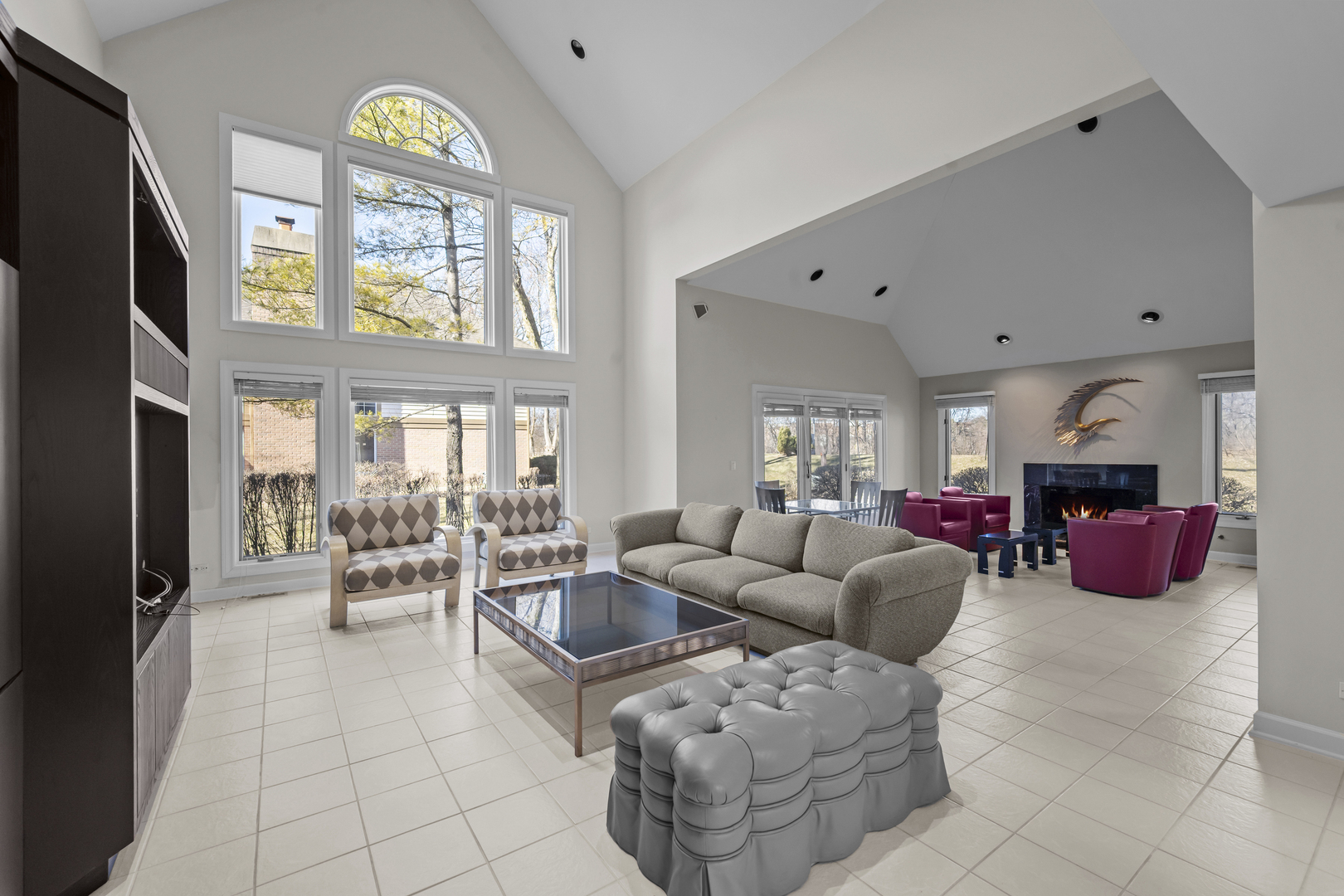 556 Rivershire Place