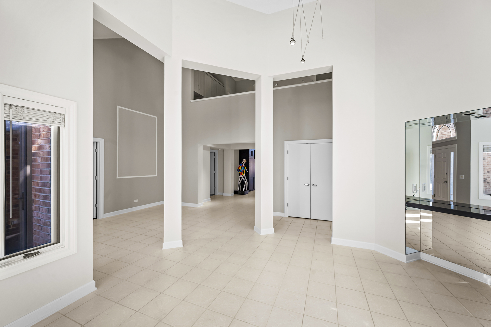 556 Rivershire Place