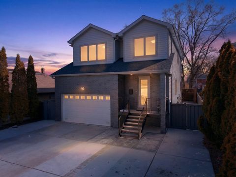 Tiny photo for 6339 N Leona Avenue, Chicago, IL 60646 (MLS # 12573928)