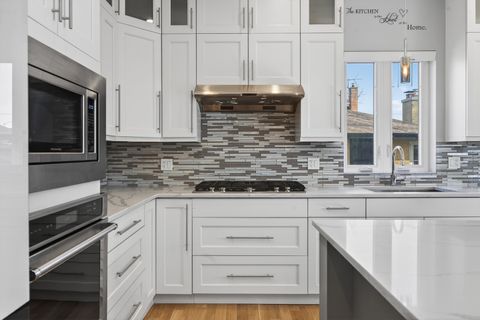 Tiny photo for 6339 N Leona Avenue, Chicago, IL 60646 (MLS # 12573928)