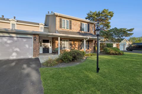 Tiny photo for 7235 Willow Way Lane #B, Willowbrook, IL 60527 (MLS # 12474138)