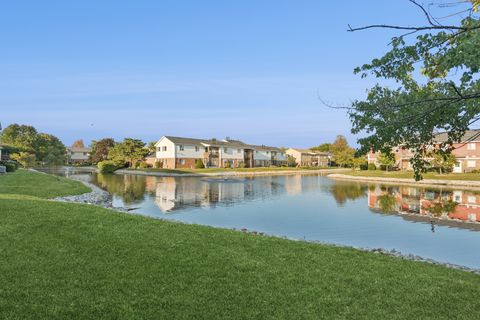 Tiny photo for 7235 Willow Way Lane #B, Willowbrook, IL 60527 (MLS # 12474138)