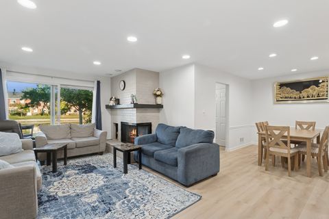 Tiny photo for 7235 Willow Way Lane #B, Willowbrook, IL 60527 (MLS # 12474138)