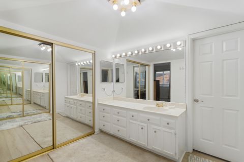 Tiny photo for 7235 Willow Way Lane #B, Willowbrook, IL 60527 (MLS # 12474138)