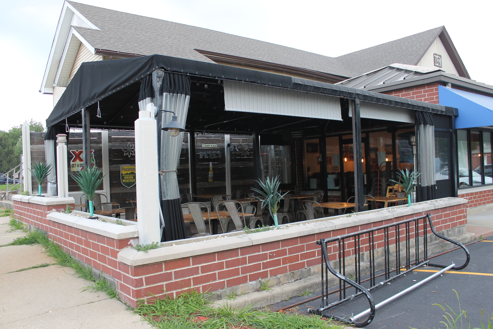 8-28 S Van Buren Street