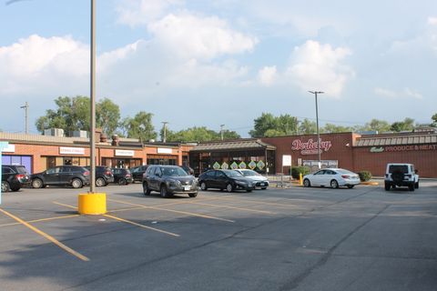 8-28 S Van Buren Street Batavia IL 60510