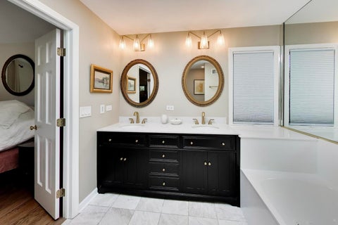 Tiny photo for 1309 S Pine Avenue, Arlington Heights, IL 60005 (MLS # 12711549)