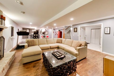 Tiny photo for 1309 S Pine Avenue, Arlington Heights, IL 60005 (MLS # 12711549)