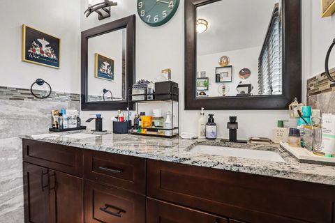 Tiny photo for 215 E Brookwood Lane E, Bolingbrook, IL 60440 (MLS # 12599961)