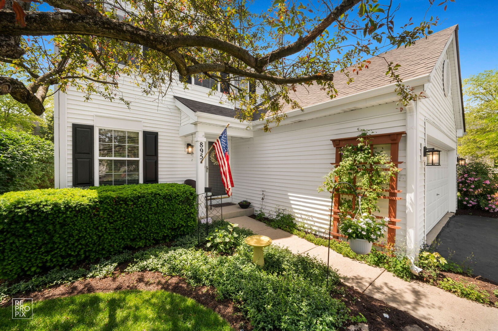 895 Lakestone Lane
