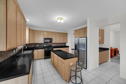 Tiny photo for 184 Fox Bend Circle, Bolingbrook, IL 60440 (MLS # 12694922)