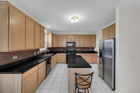 Tiny photo for 184 Fox Bend Circle, Bolingbrook, IL 60440 (MLS # 12694922)