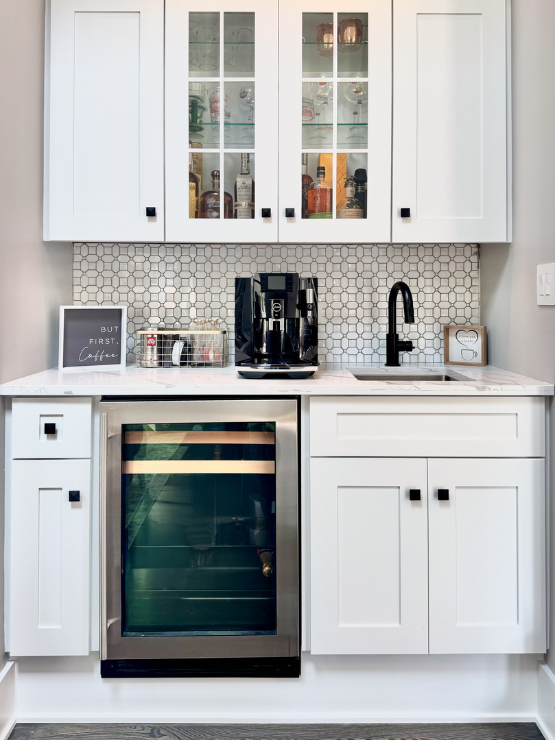 Naperville, Illinois 60564, United States, 4 Bedrooms Bedrooms, ,4 BathroomsBathrooms,Residential,Contingent,215906