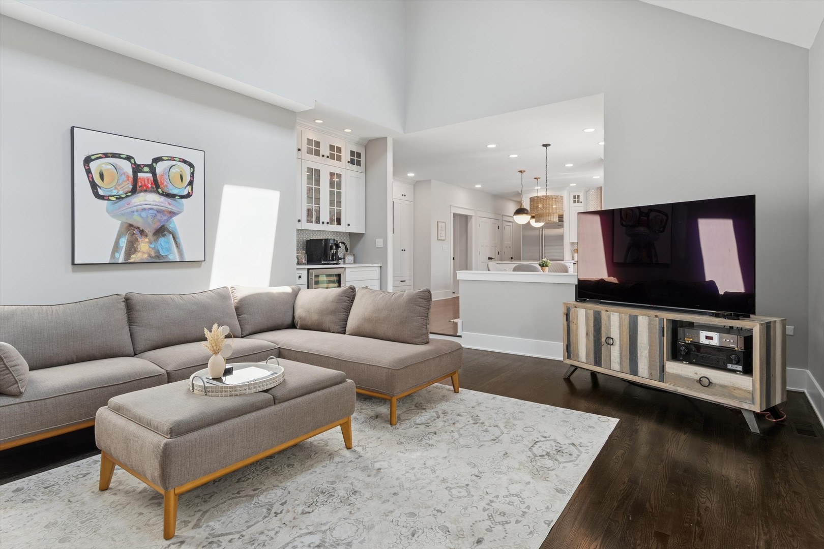 Naperville, Illinois 60564, United States, 4 Bedrooms Bedrooms, ,4 BathroomsBathrooms,Residential,Contingent,215906