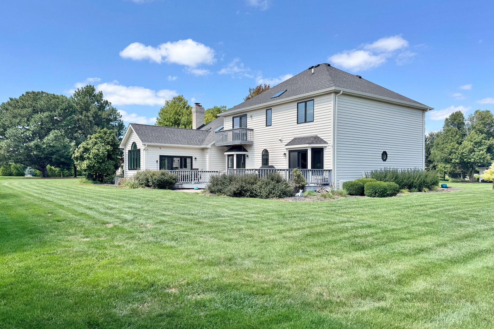 Naperville, Illinois 60564, United States, 4 Bedrooms Bedrooms, ,4 BathroomsBathrooms,Residential,Contingent,215906