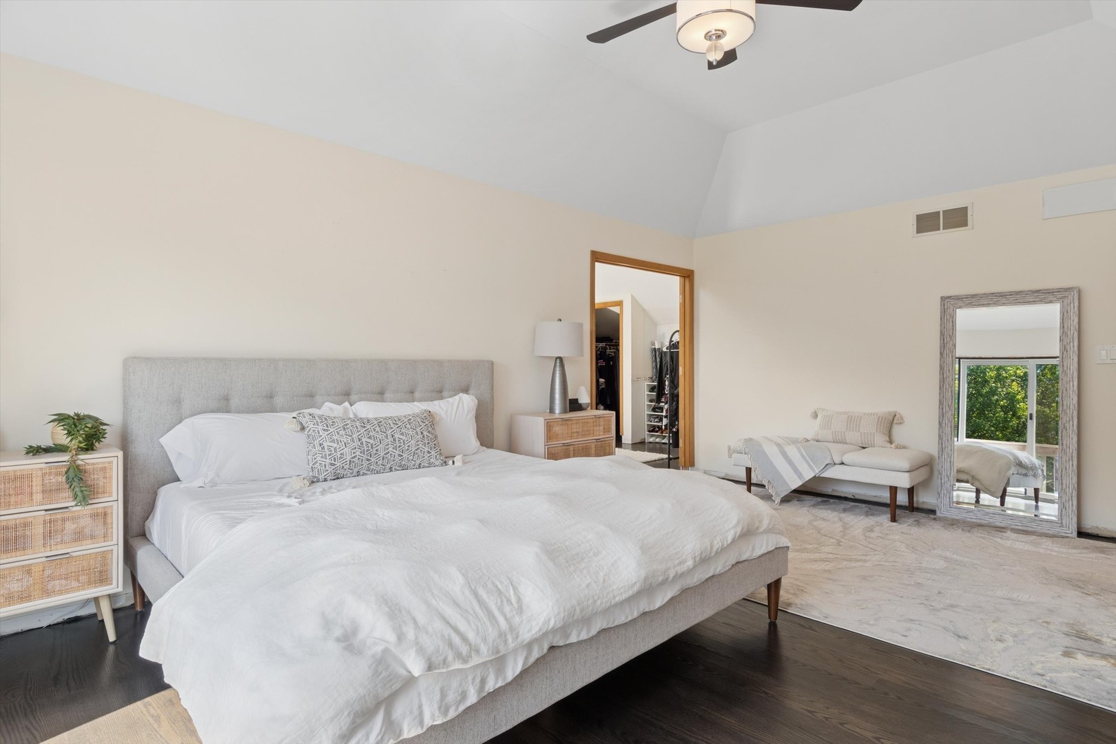 Naperville, Illinois 60564, United States, 4 Bedrooms Bedrooms, ,4 BathroomsBathrooms,Residential,Contingent,215906