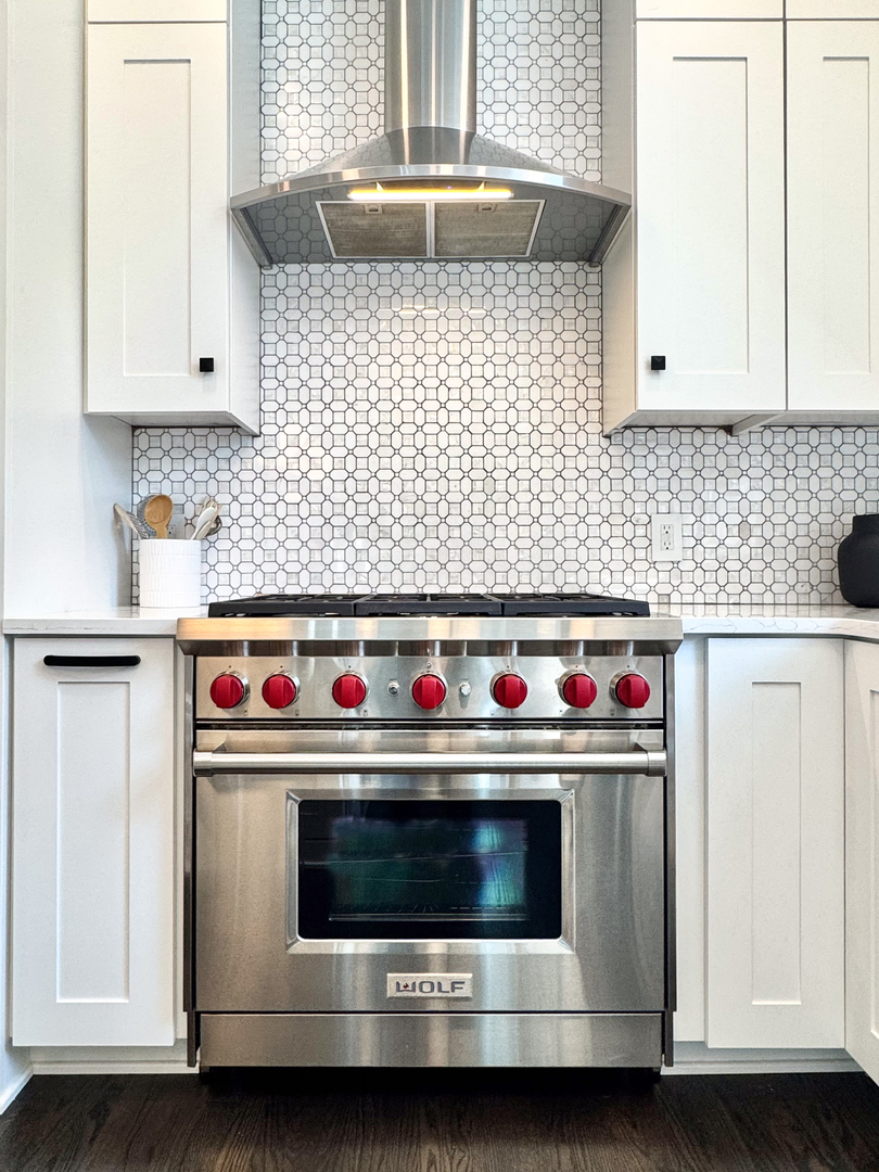 Naperville, Illinois 60564, United States, 4 Bedrooms Bedrooms, ,4 BathroomsBathrooms,Residential,Contingent,215906