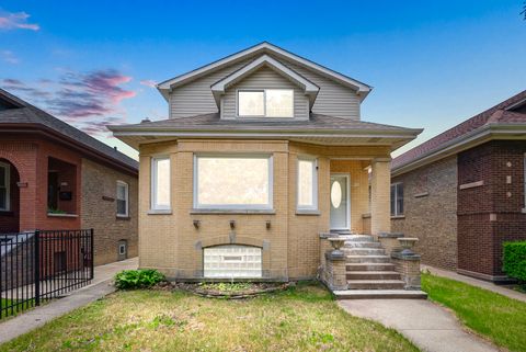 Photo of 5121 W Newport Avenue, Chicago, IL 60641 (MLS # 12490890)
