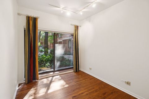 Tiny photo for 416 W Grant Place #G, Chicago, IL 60614 (MLS # 12460495)