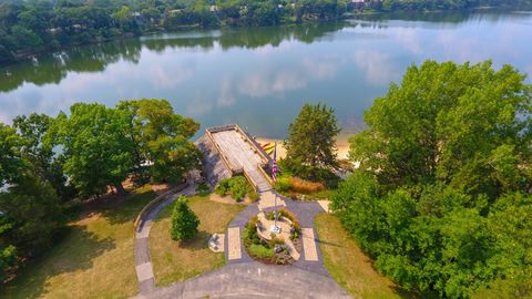 Tiny photo for 404 N SHORELINE Road #298, Lake Barrington, IL 60010 (MLS # 12488223)