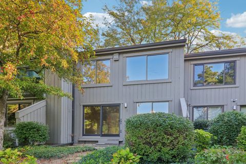 Tiny photo for 404 N SHORELINE Road #298, Lake Barrington, IL 60010 (MLS # 12488223)