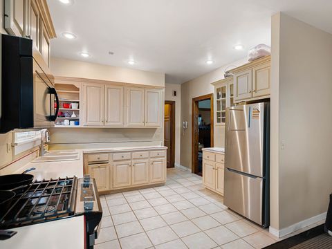 Tiny photo for 812 Garfield Avenue, Rockford, IL 61103 (MLS # 12602919)