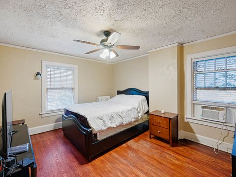 Tiny photo for 812 Garfield Avenue, Rockford, IL 61103 (MLS # 12602919)