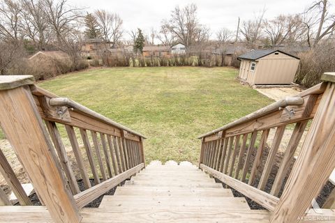 Tiny photo for 10521 Fitzsimmons Drive, Palos Park, IL 60464 (MLS # 12649305)