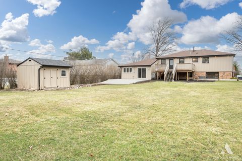 Tiny photo for 10521 Fitzsimmons Drive, Palos Park, IL 60464 (MLS # 12649305)