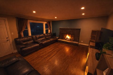 Tiny photo for 15 Wildwood Road, Elk Grove Village, IL 60007 (MLS # 12546997)