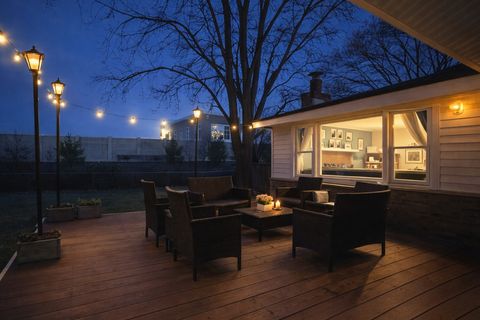 Tiny photo for 15 Wildwood Road, Elk Grove Village, IL 60007 (MLS # 12546997)