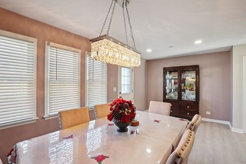 Tiny photo for 639 W Comstock Avenue, Elmhurst, IL 60126 (MLS # 12548473)