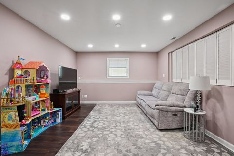 Tiny photo for 639 W Comstock Avenue, Elmhurst, IL 60126 (MLS # 12548473)