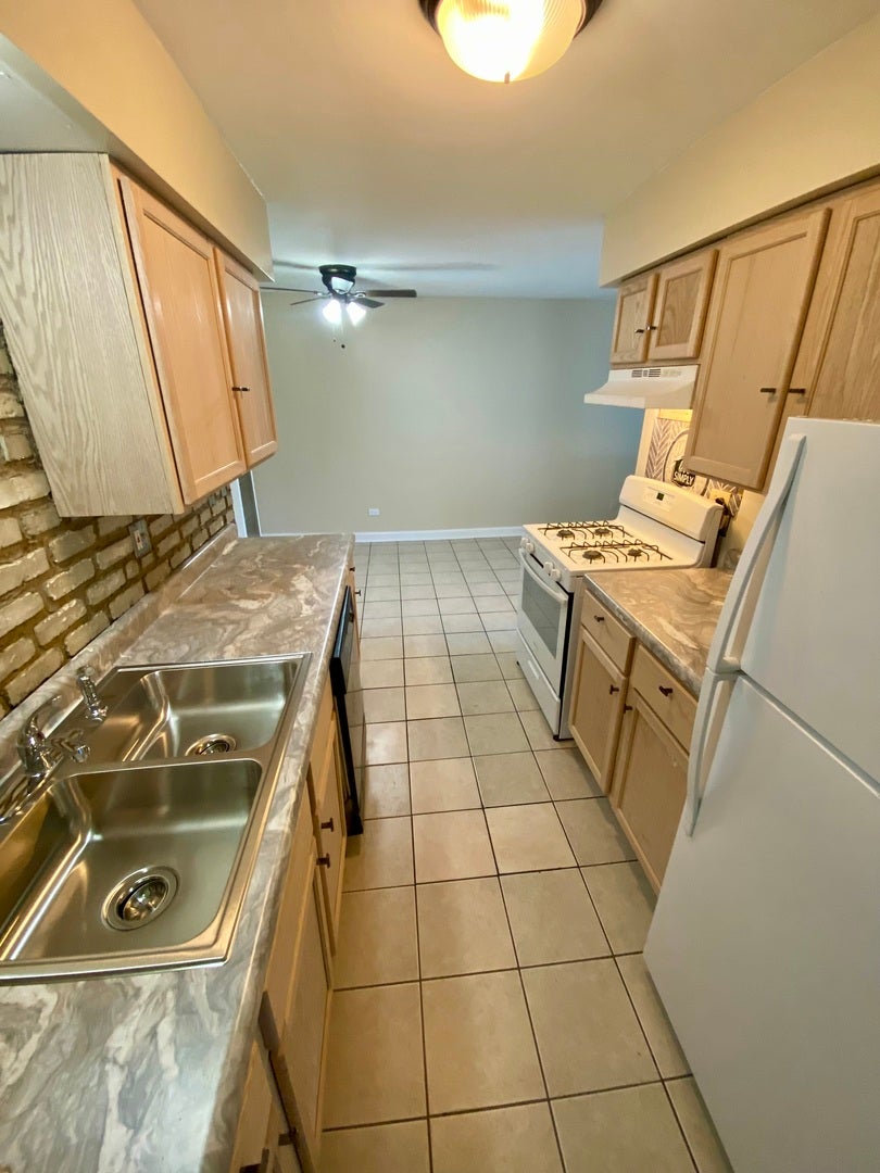1412 Willow Lane 2