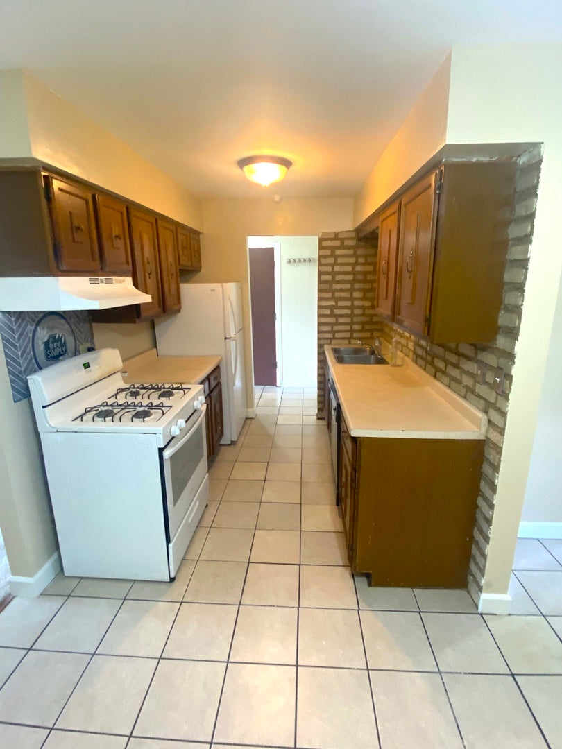1412 Willow Lane 2