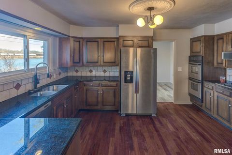 Tiny photo for 333 N LAKEVIEW Drive, Salem, IL 62881 (MLS # EB457177)