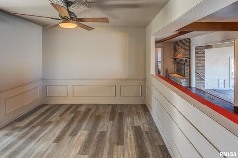 Tiny photo for 333 N LAKEVIEW Drive, Salem, IL 62881 (MLS # EB457177)