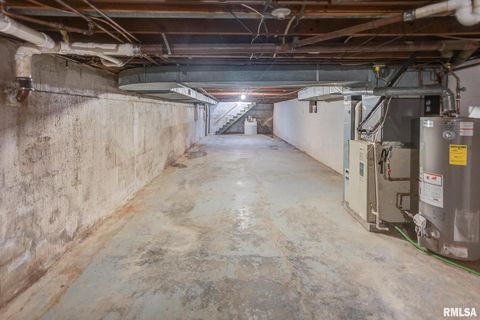 Tiny photo for 333 N LAKEVIEW Drive, Salem, IL 62881 (MLS # EB457177)