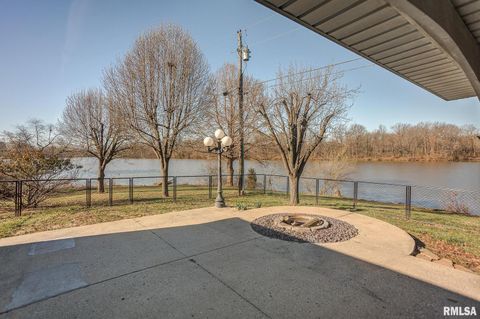 Tiny photo for 333 N LAKEVIEW Drive, Salem, IL 62881 (MLS # EB457177)