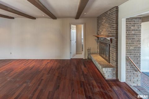 Tiny photo for 333 N LAKEVIEW Drive, Salem, IL 62881 (MLS # EB457177)