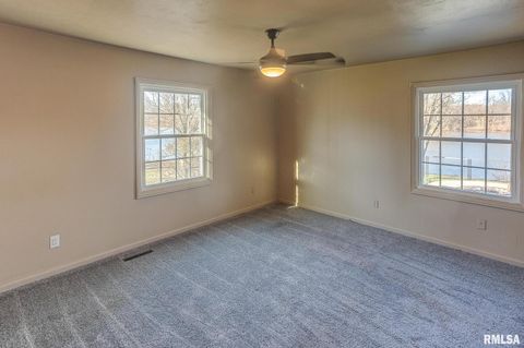 Tiny photo for 333 N LAKEVIEW Drive, Salem, IL 62881 (MLS # EB457177)