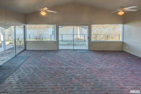 Tiny photo for 333 N LAKEVIEW Drive, Salem, IL 62881 (MLS # EB457177)